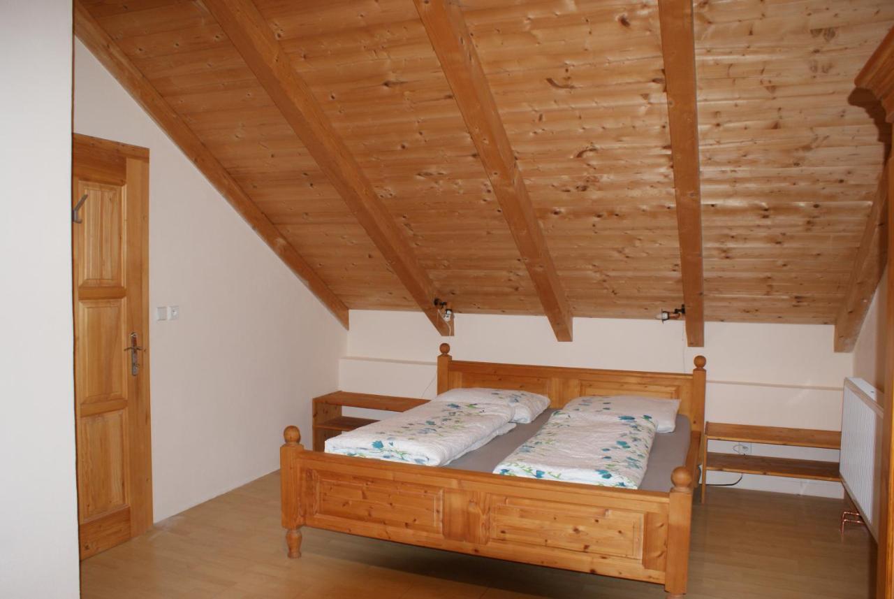 Rustikale Und Grosszuegige Ferienwohnung Kasperske Hory Exteriér fotografie